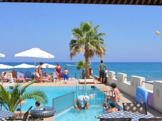 Apartment for 4 Persons, With Swimming Pool, Near the Beach