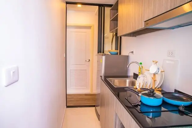 Apartment 450m from BTS with Sky Pool - bkbloft9 - Mutfak