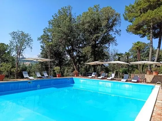 Apartment for 6 People in Villa Luzi Farmhouse