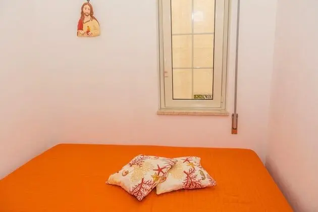 Apartment 8 bed Just 200 Meters From the sea - Oda