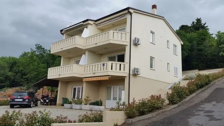 Apartment Adam