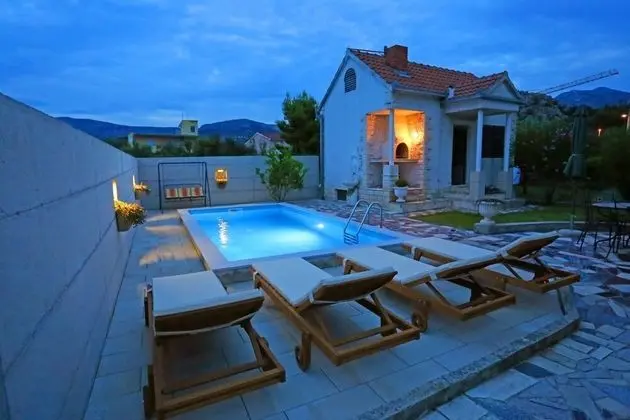 Apartment Ana With Private Pool