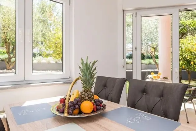 Apartment Angie 220m From the Beach