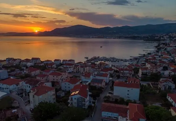Apartment Antonia 220m From the Beach - Dış Mekan