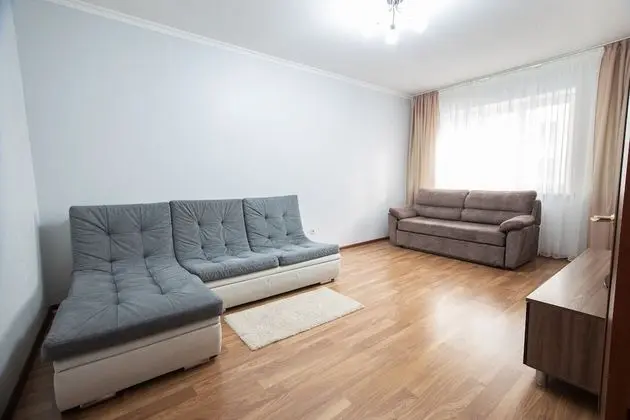 Apartment on Aviatorov 25