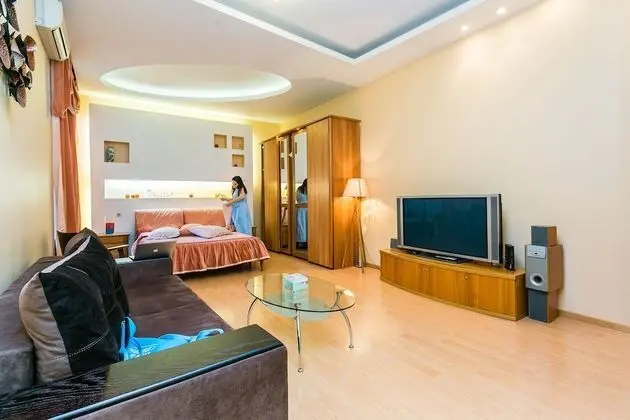 Apartment on B Gnezdnikovskiy 10