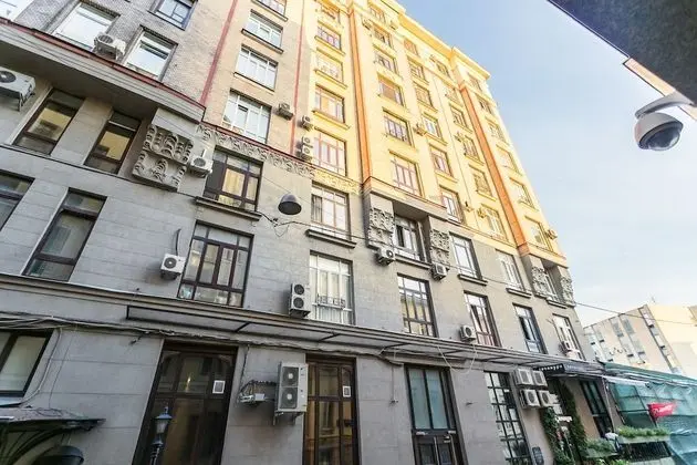 Apartment on B Gnezdnikovskiy 10 - 1