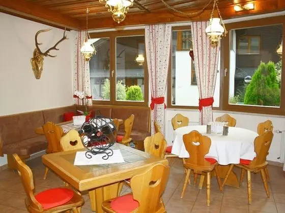 Apartment in Bad Kleinkirchheim With Playroom, Balcony - Yerinde Yemek