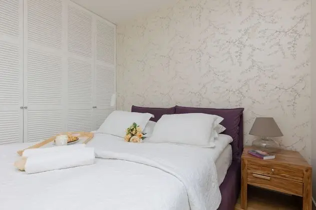 Apartment With Balcony Wolska by Renters