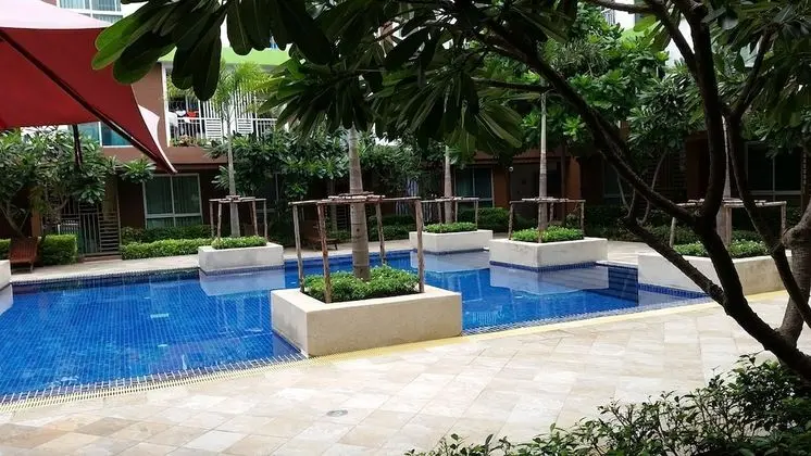 Apartment in Bangkok near Pool