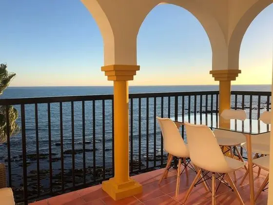 Apartment on the beachfront - Öne Çıkan Resim