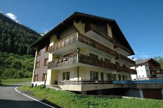 Apartment in Blatten With Mountain Views & Open Kitchen - Öne Çıkan Resim
