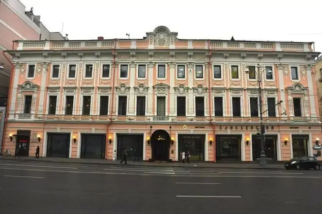 Apartment on Bolshoy Gnezdnikovskiy Pereulok 10