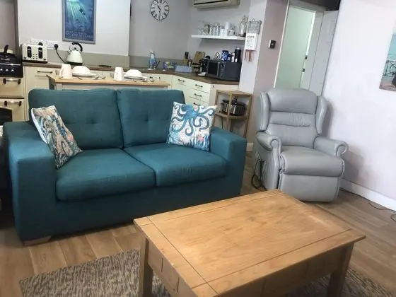 Apartment in Bourne With Alexa, Netflix and 50 tv - Öne Çıkan Resim