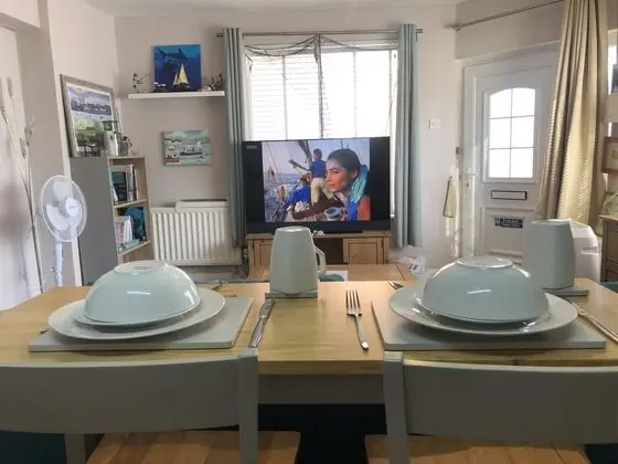 Apartment in Bourne With Alexa, Netflix and 50 tv - Yerinde Yemek