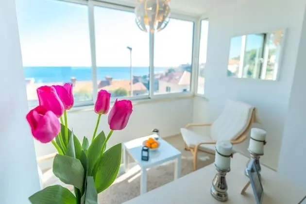 Apartment Butterfly - Öne Çıkan Resim