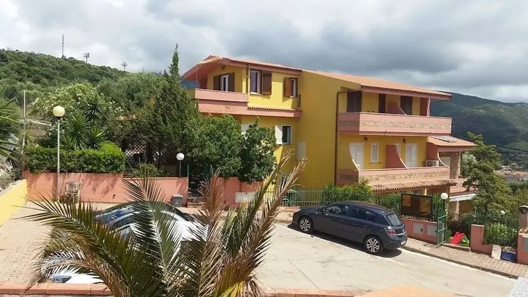 Apartment c6 With Sea View Terrace, TV, air Conditioning, Wifi, Swimming Pool