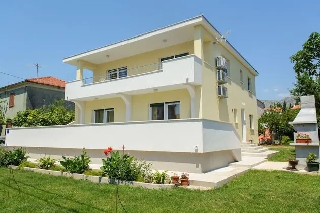 Apartment Center Trogir 1