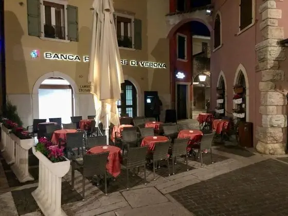 Apartment del Pescatore - Sleeps 6 in Torri del Benaco Downtown