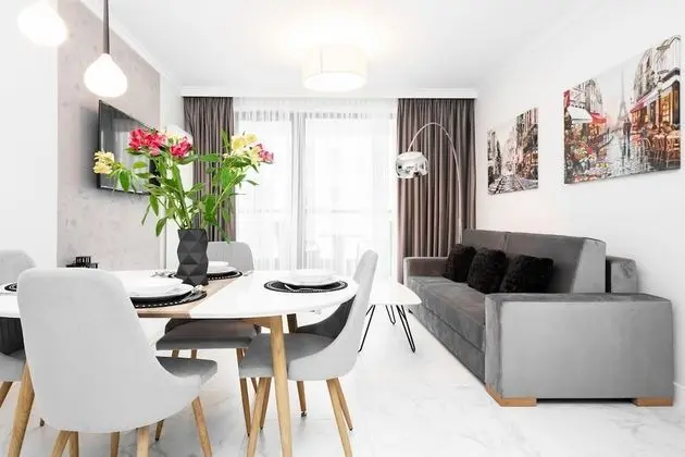 Apartment Dzielna Warsaw by Renters