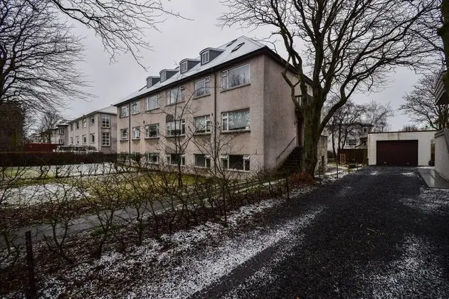 Apartment G22