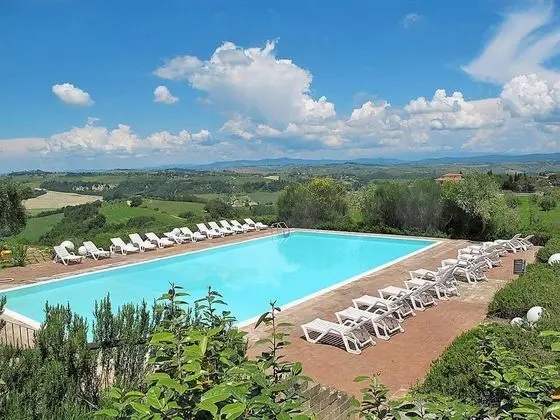 Apartment in the Village of Asciano With 2 Pools in the Hills of Siena
