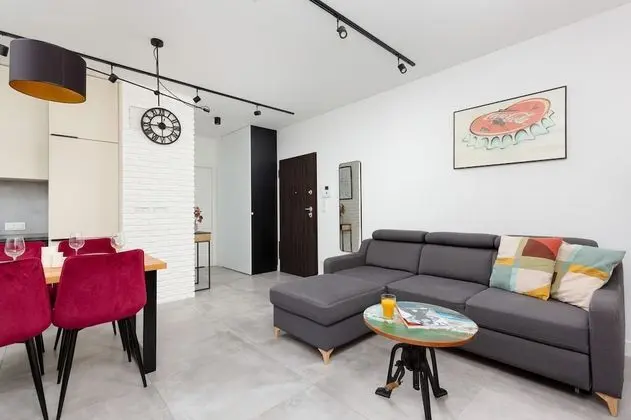 Apartment Grzybowska Warsaw by Renters