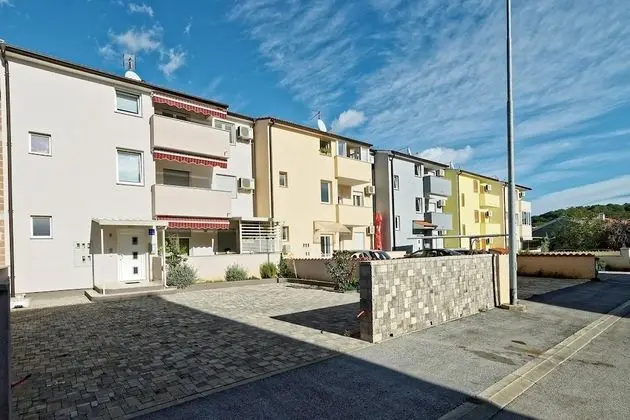 Apartment Hennion / Two Bedrooms A3 Liam