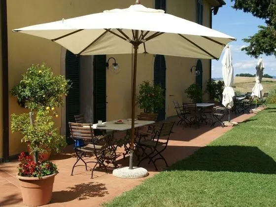 Apartment in Historic Villa With Pool and Bubble Bath