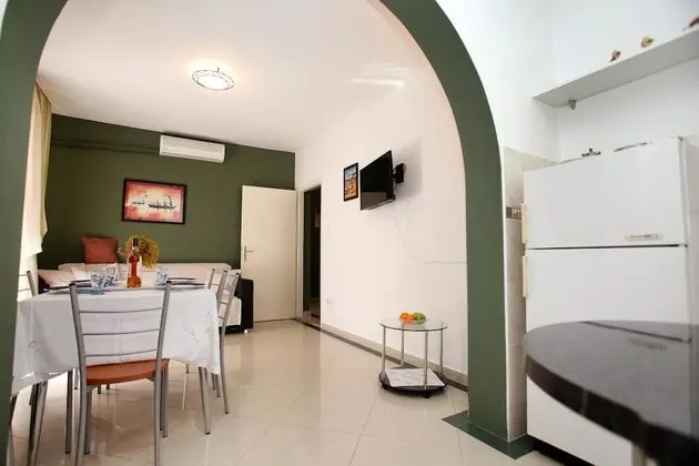 Apartment Ivan / Three Bedroom A1 - Mutfak