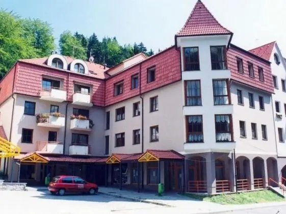 Apartment J Chymov 3