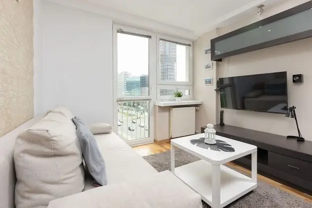 Apartment Jana Pawła II by Renters