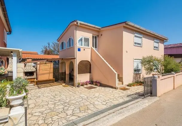 Apartment Jelena 50m From The Beach