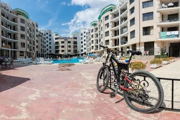 Apartment with Kitchenette in Avalon Complex - Dış Mekan