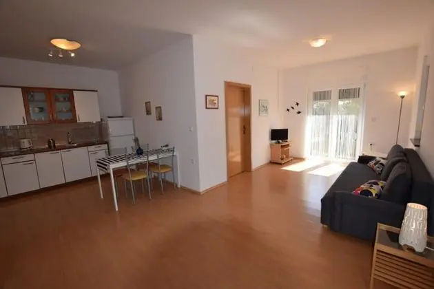 Apartment Lana 5 Pers