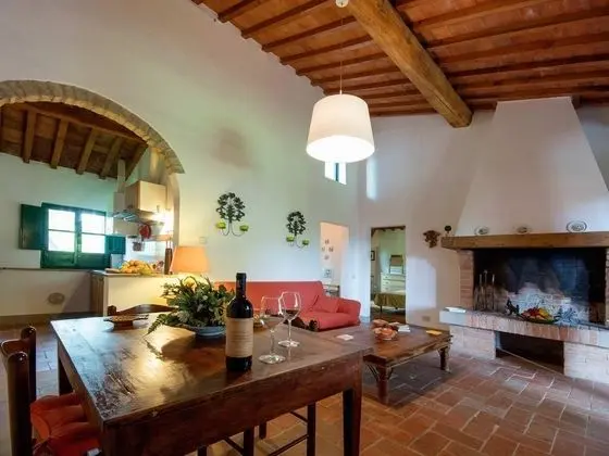 Apartment With Large Garden and Pool on the Hills of Pisa - Oda Düzeni