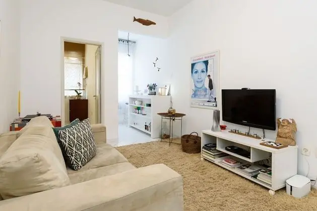 Apartment Leblon 2 Bedrooms Well Decorated Space and in Great Location Cavirio Cg103