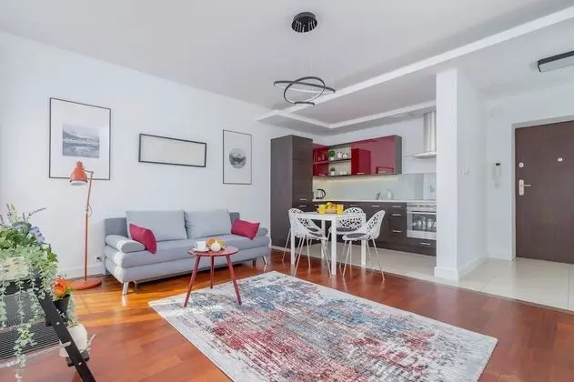 Apartment Lobzowska Cracow by Renters