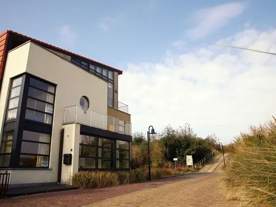 Apartment, Located a Stone's Throw Away From the sea