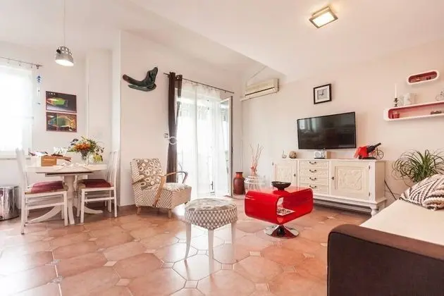 Apartment Lucija 2 with unique details - Oda Düzeni