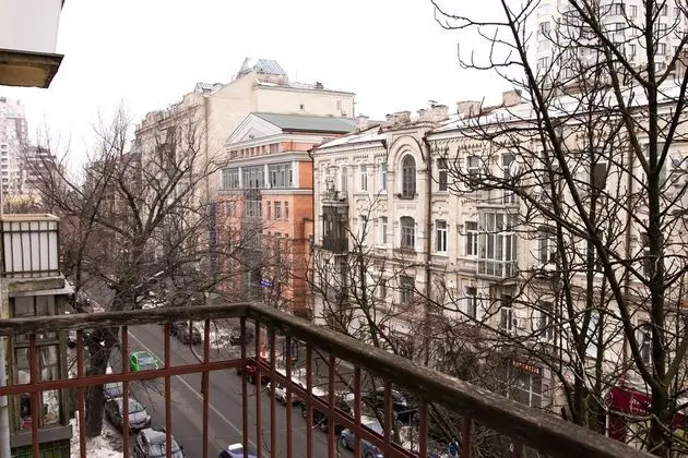 Apartment on Lvivska square