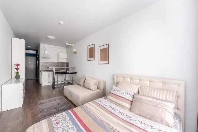 Apartment on Malysheva 42a 04 - Oda Manzaraları