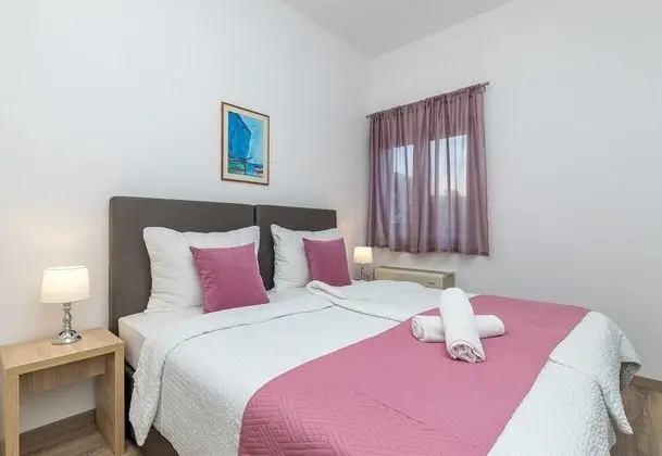 Apartment Matea 220m From the Beach - Oda