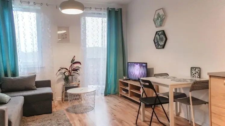 Apartment near Train Station - Öne Çıkan Resim