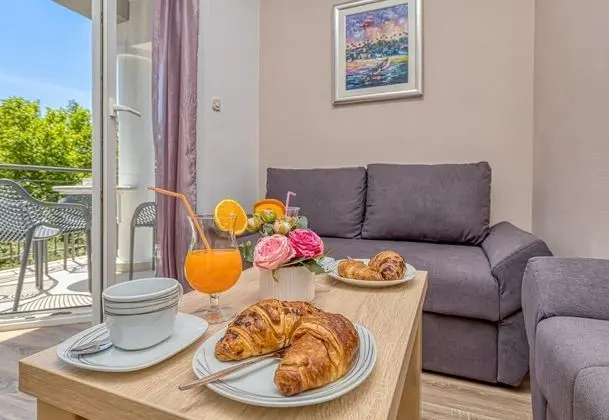Apartment Nika 220m From the Beach - İç Mekan
