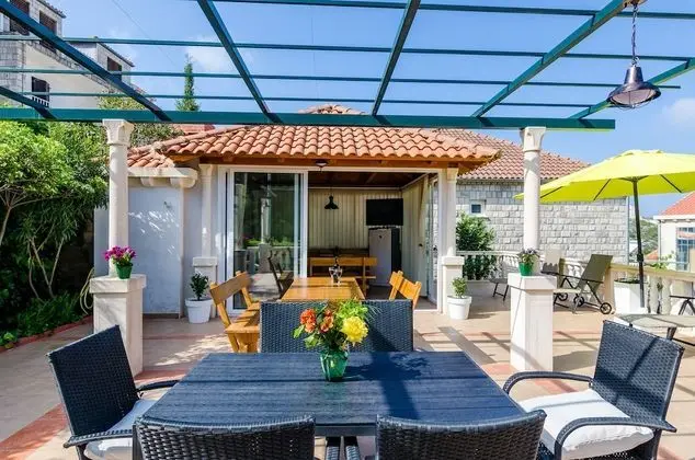 Apartment Orange Tree