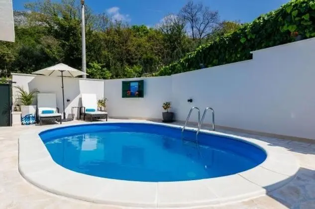 Apartment Orange Tree - Havuz