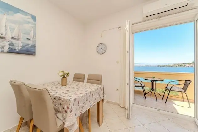 Apartment for Persons, by the sea and With Beautiful View - Yerinde Yemek