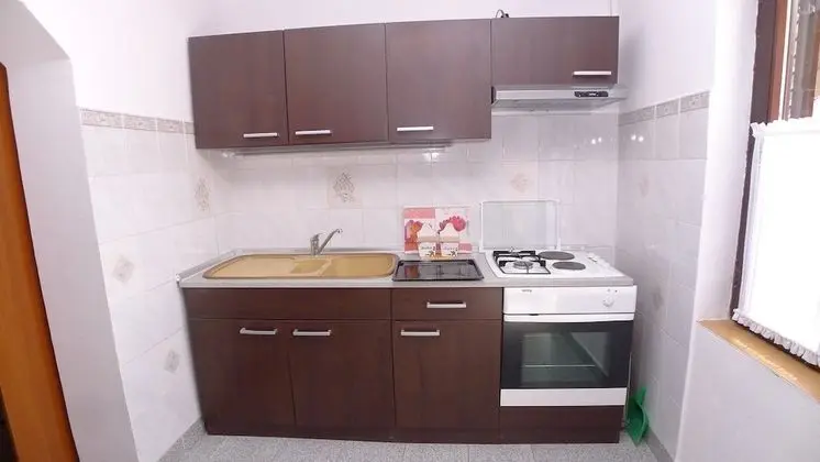 Apartment in Premantura with Garage near Kamenjak - Mutfak