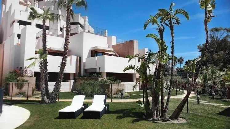 Apartment with Private Swimming Pool - Dış Mekan
